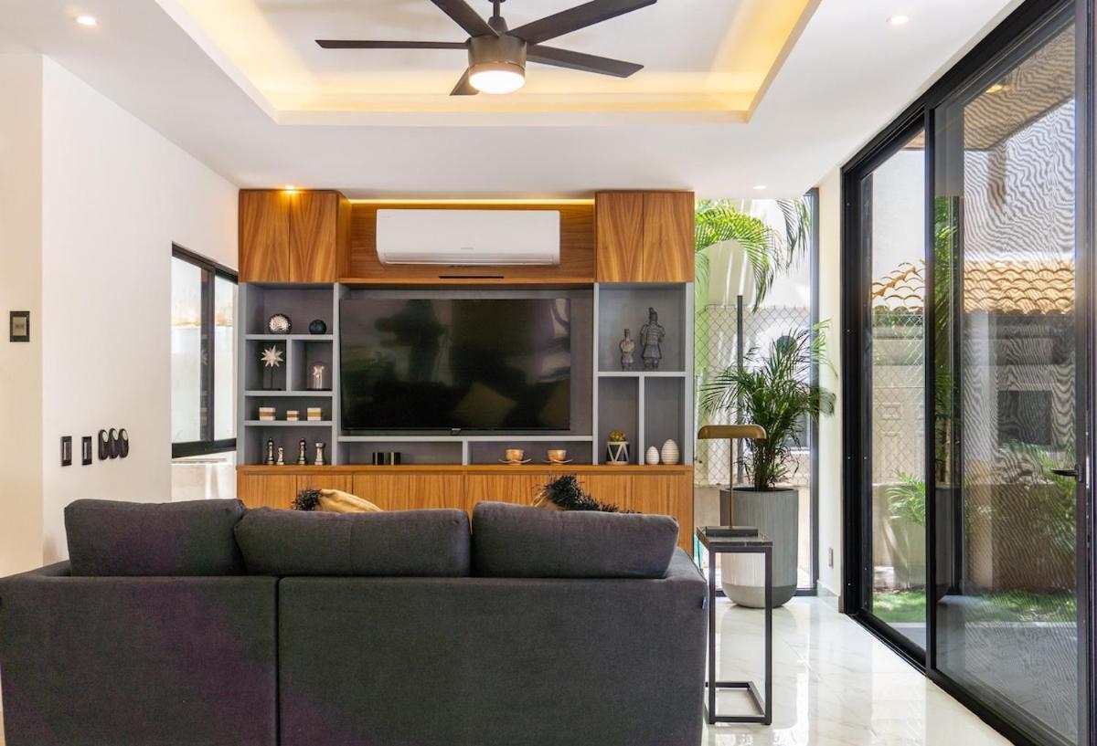Stunning Modern With Pool And Access Apartment Playa del Carmen