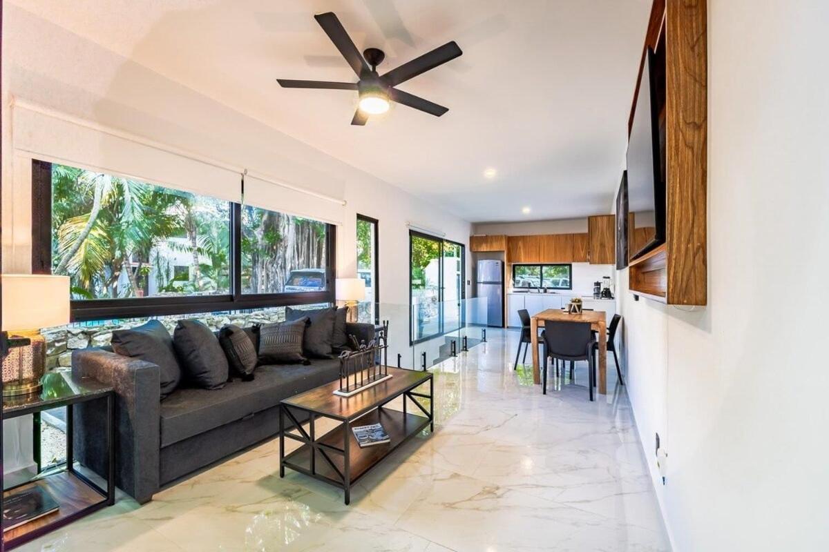 Magnificent One Block From Playacar Apartment