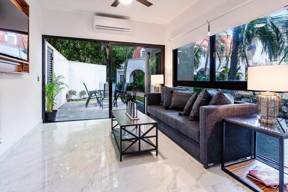 Magnificent One Block From Playacar * Playa del Carmen