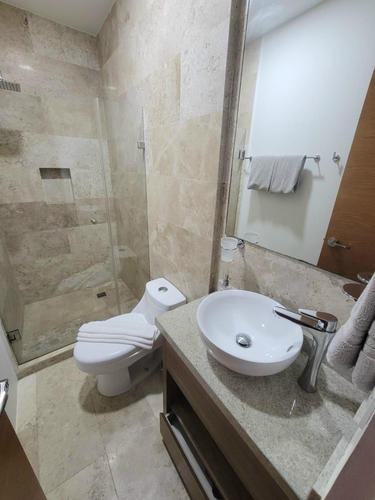 Encanto En 38 St 5ta Av Playa Apartment