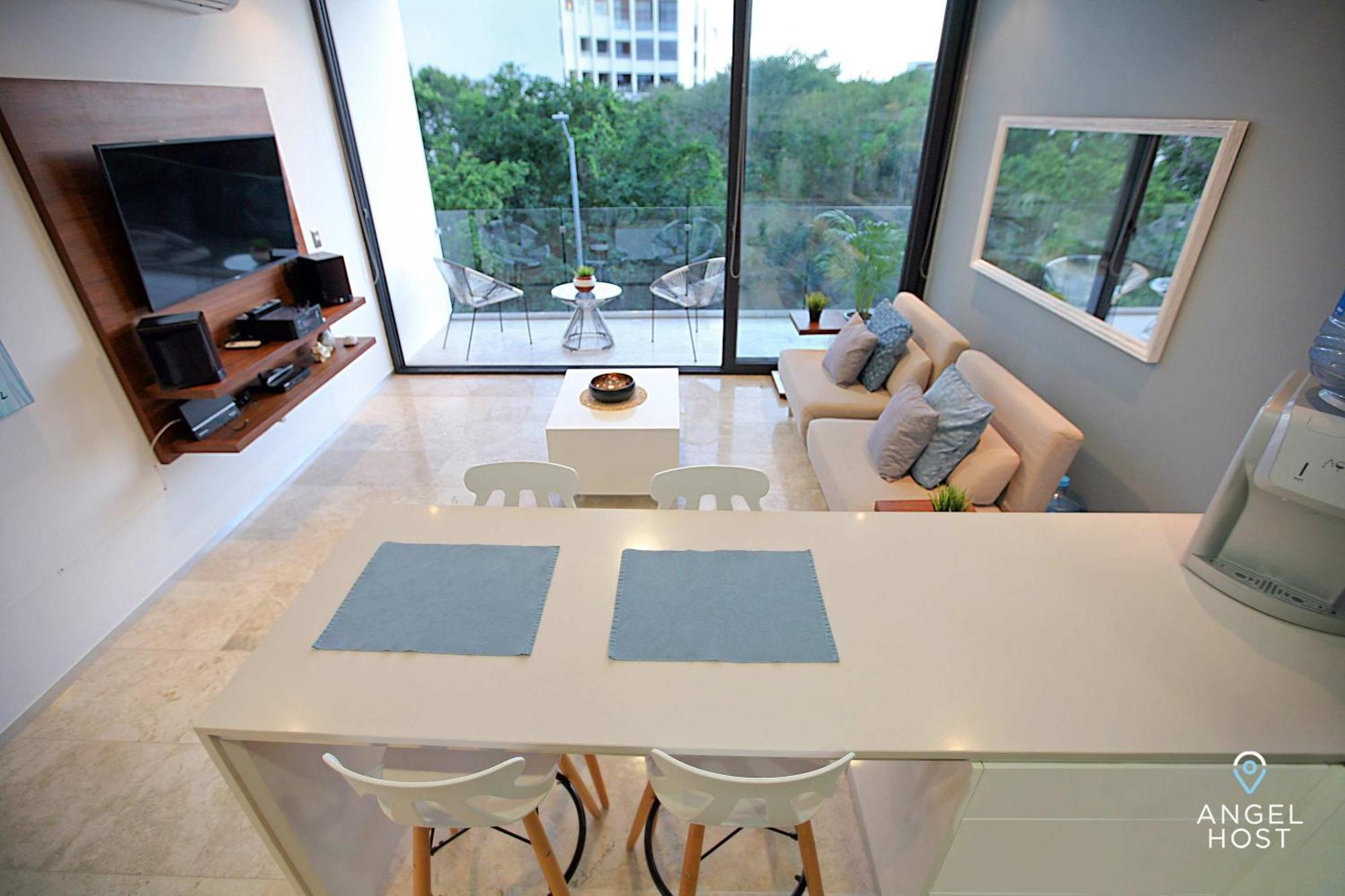 Holiday home Oceanview Rooftop Pool Balcony Steps To *