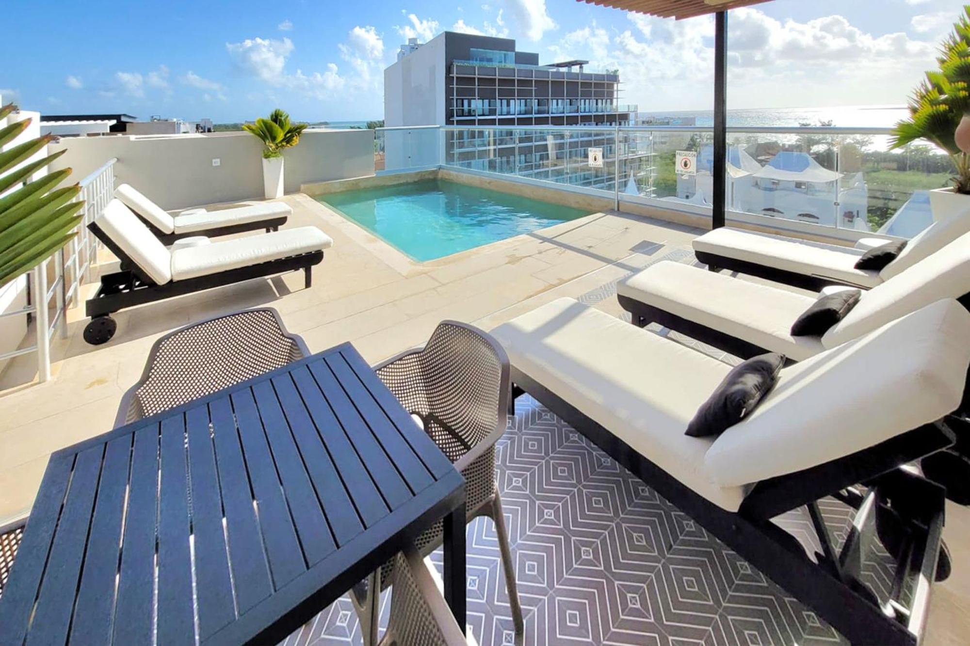 Oceanview Rooftop Pool Balcony Steps To
