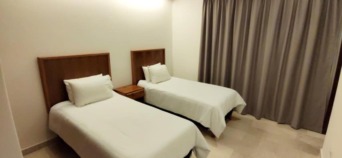 Next To The Beautiful 2 Bedroom * Playa del Carmen