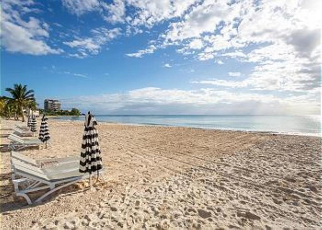 Front 2br 3bath Family Big Pool Jacuzzi Tenis Gym Playa del Carmen
