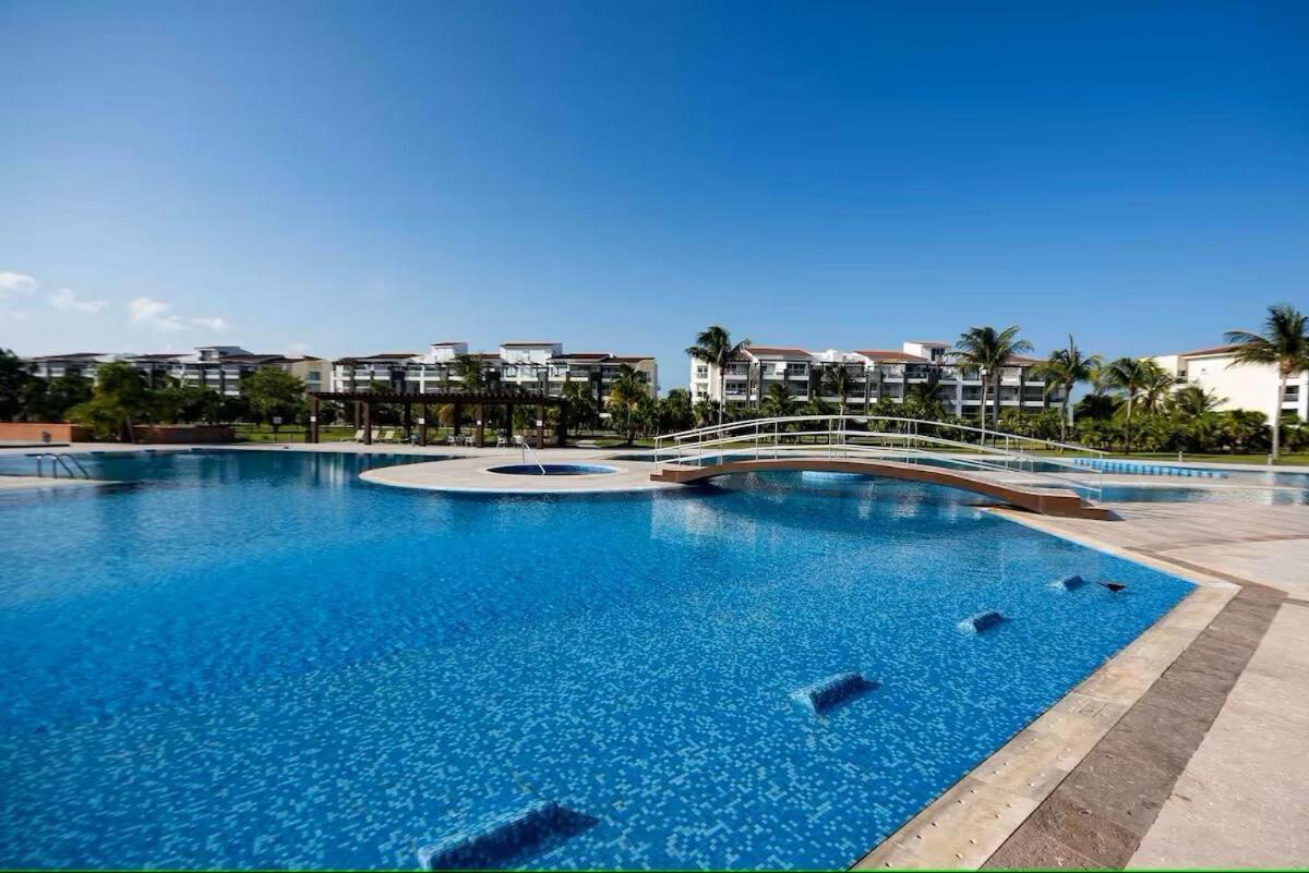 Front 2br 3bath Family Big Pool Jacuzzi Tenis Gym Playa del Carmen