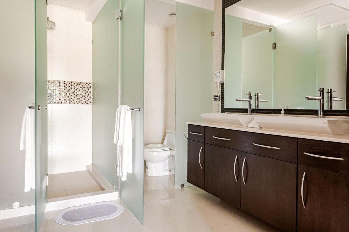 Apartment Front 2br 3bath Family Big Pool Jacuzzi Tenis Gym Playa del Carmen