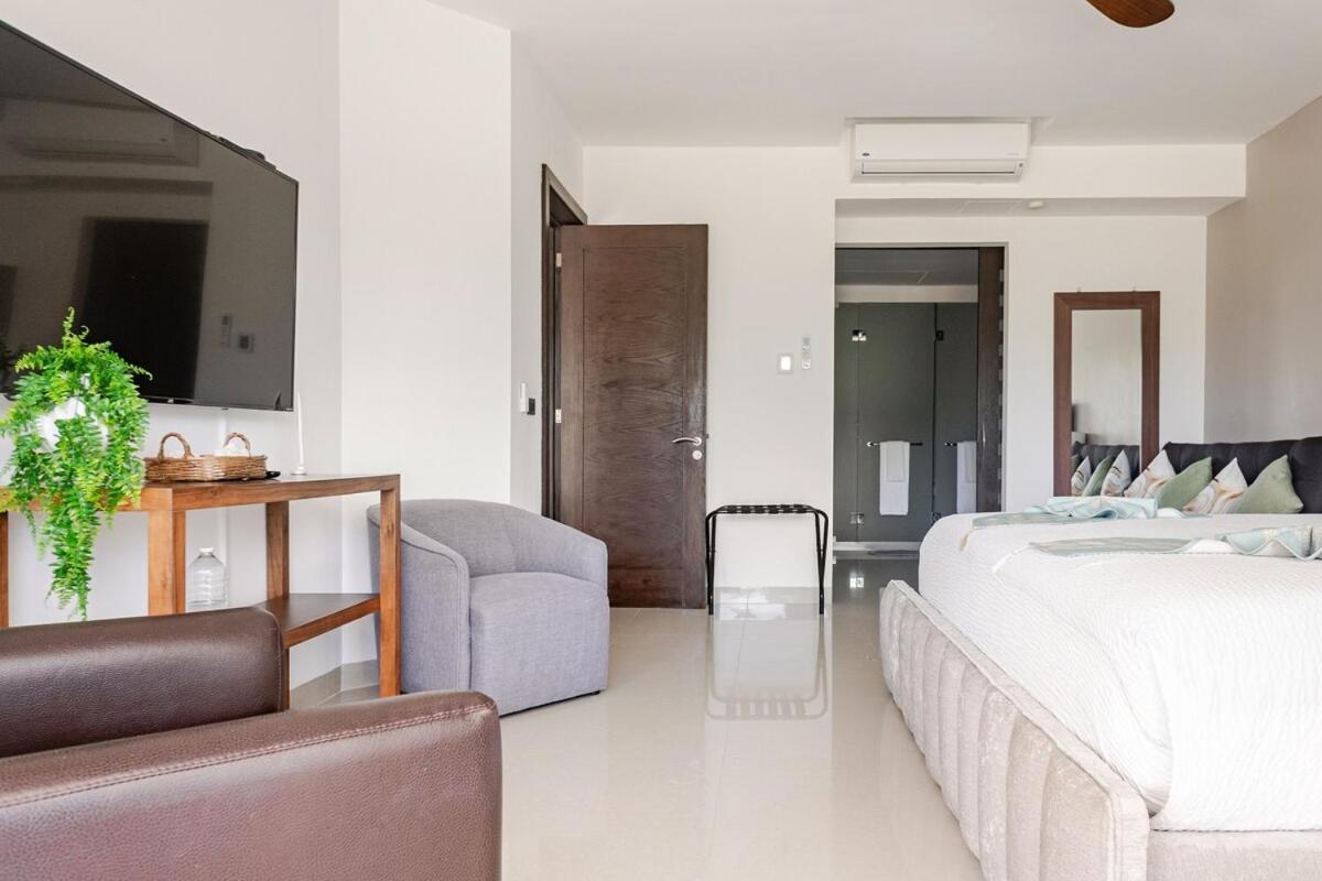 Apartment Front 2br 3bath Family Big Pool Jacuzzi Tenis Gym Playa del Carmen