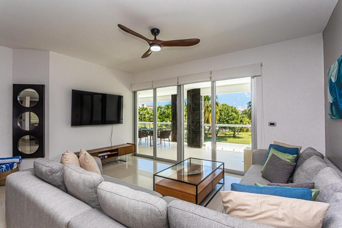 Front 2br 3bath Family Big Pool Jacuzzi Tenis Gym Apartment Playa del Carmen