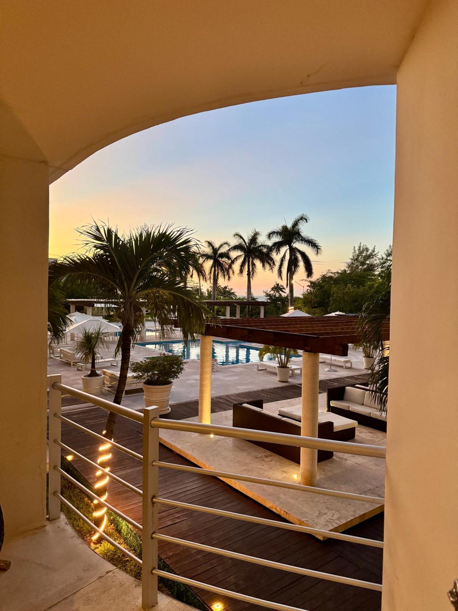 3 Bedroom Ocean View, Gym/parking *