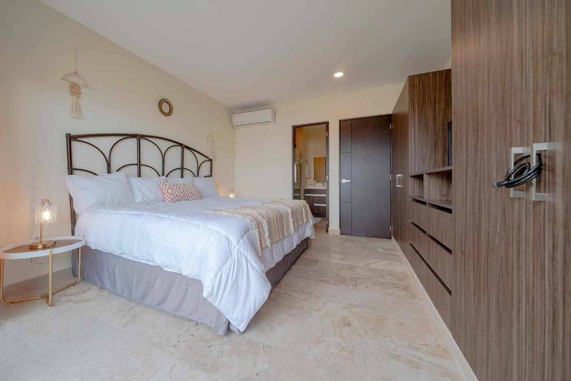Oasis - 2 Bedroom With Pool, Gym, Private Terrace - At Veranto