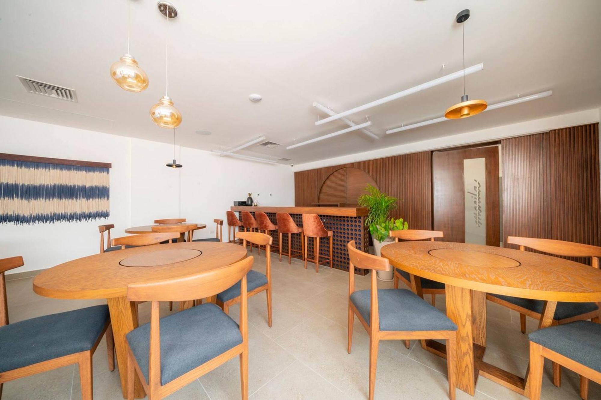 Luxury 3 Bedroom With Ocean View & Pool - Marila 503 *