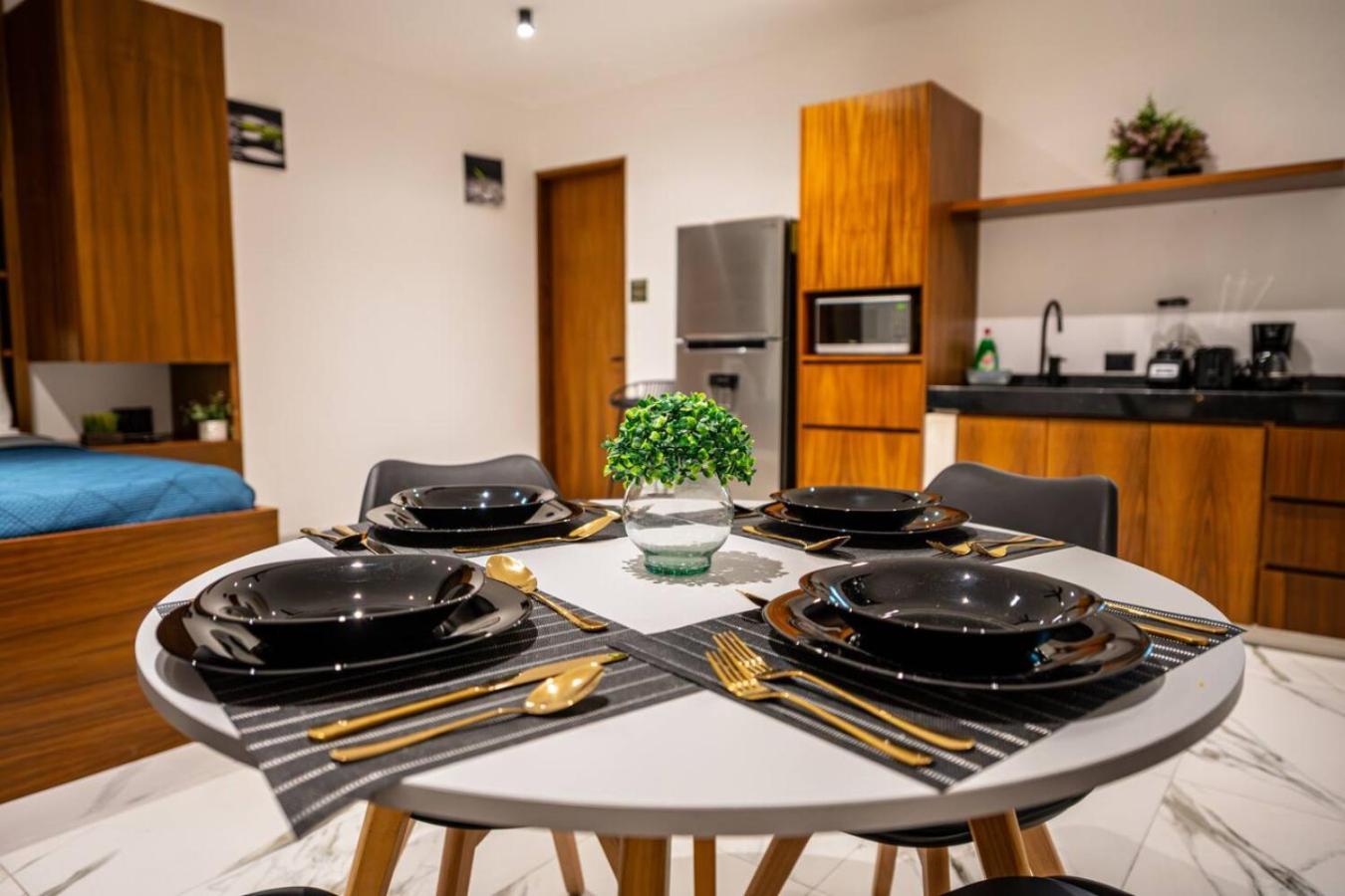 Stylish W Rooftop Pool Walk To 5th * Playa del Carmen