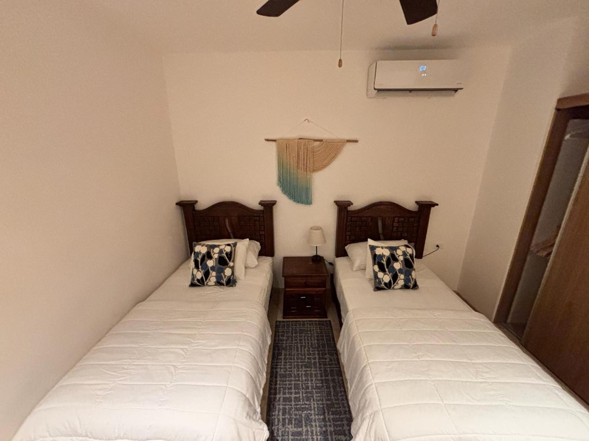Modern 2br 1 Block From 5th Ave Wt Pool, Gym N Fast Wifi Apartment
