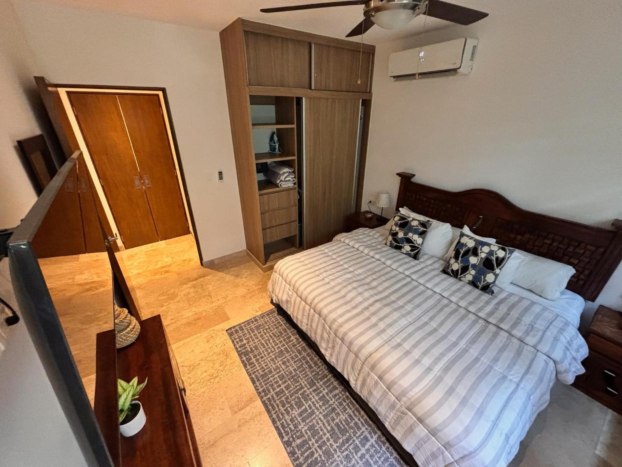 Modern 2br 1 Block From 5th Ave Wt Pool, Gym N Fast Wifi Apartment *