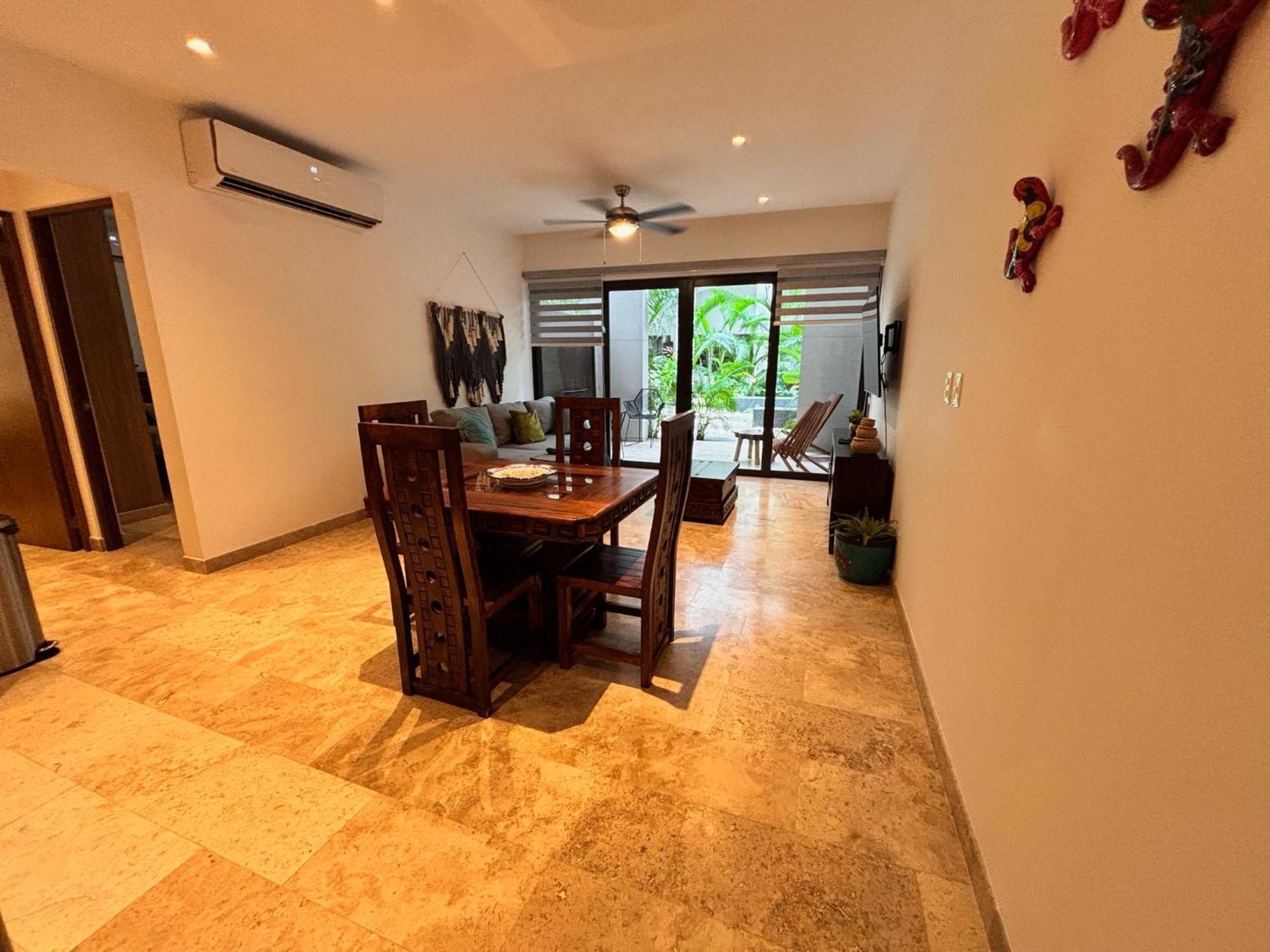 Modern 2br 1 Block From 5th Ave Wt Pool, Gym N Fast Wifi Apartment