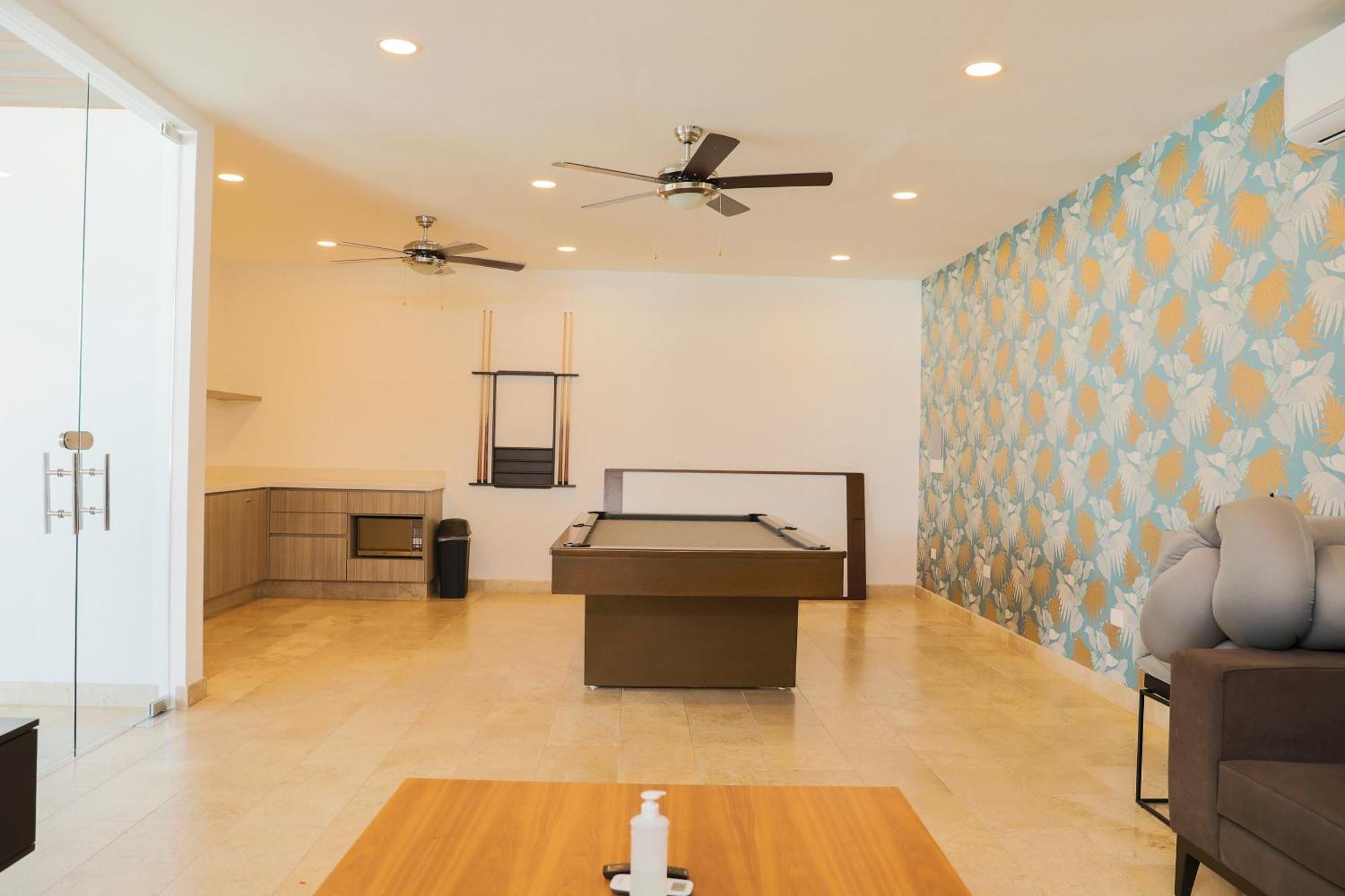 Apartment Modern 2br 1 Block From 5th Ave Wt Pool, Gym N Fast Wifi
