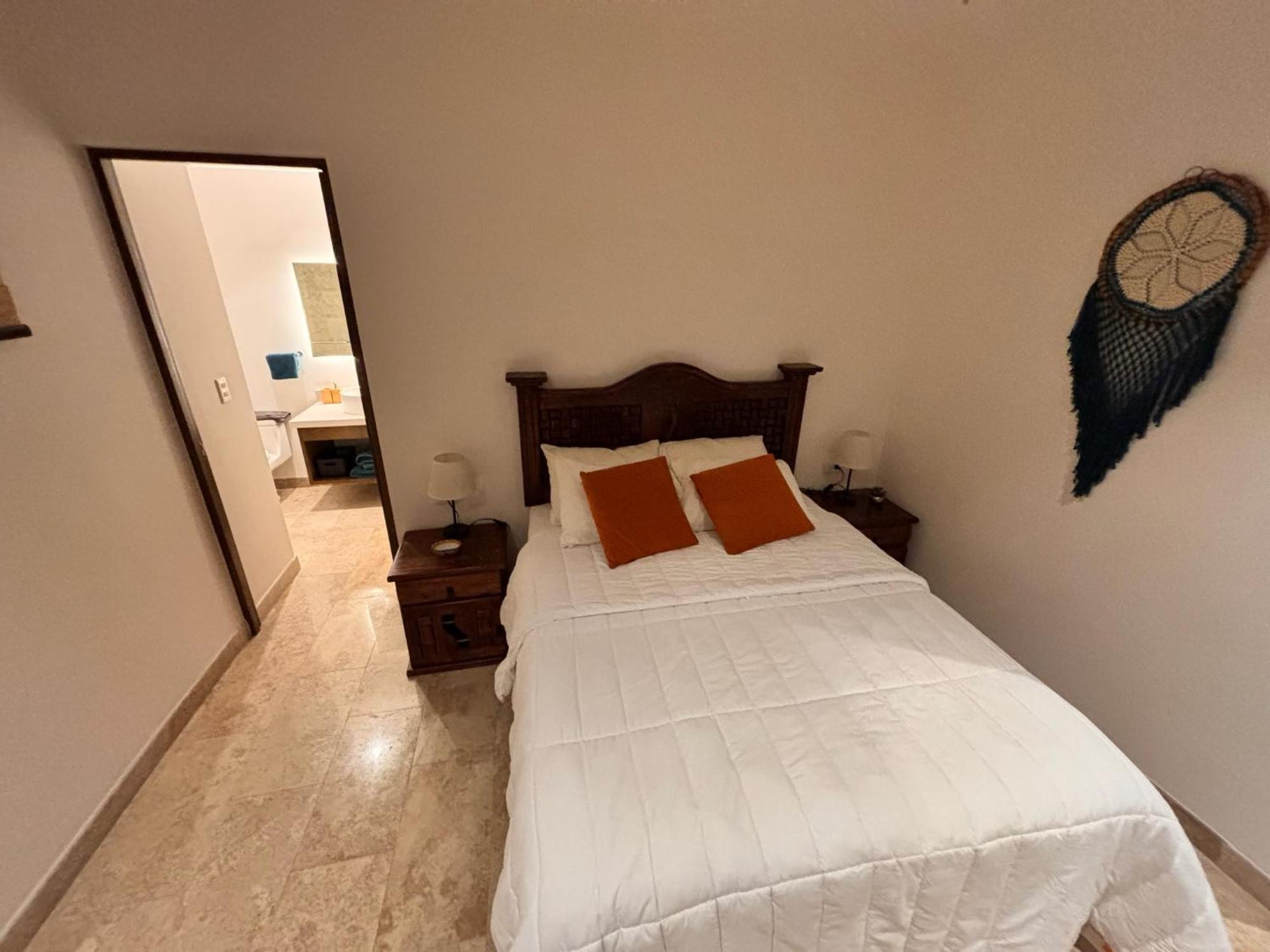 Modern 2br 1 Block From 5th Ave Wt Pool, Gym N Fast Wifi Apartment
