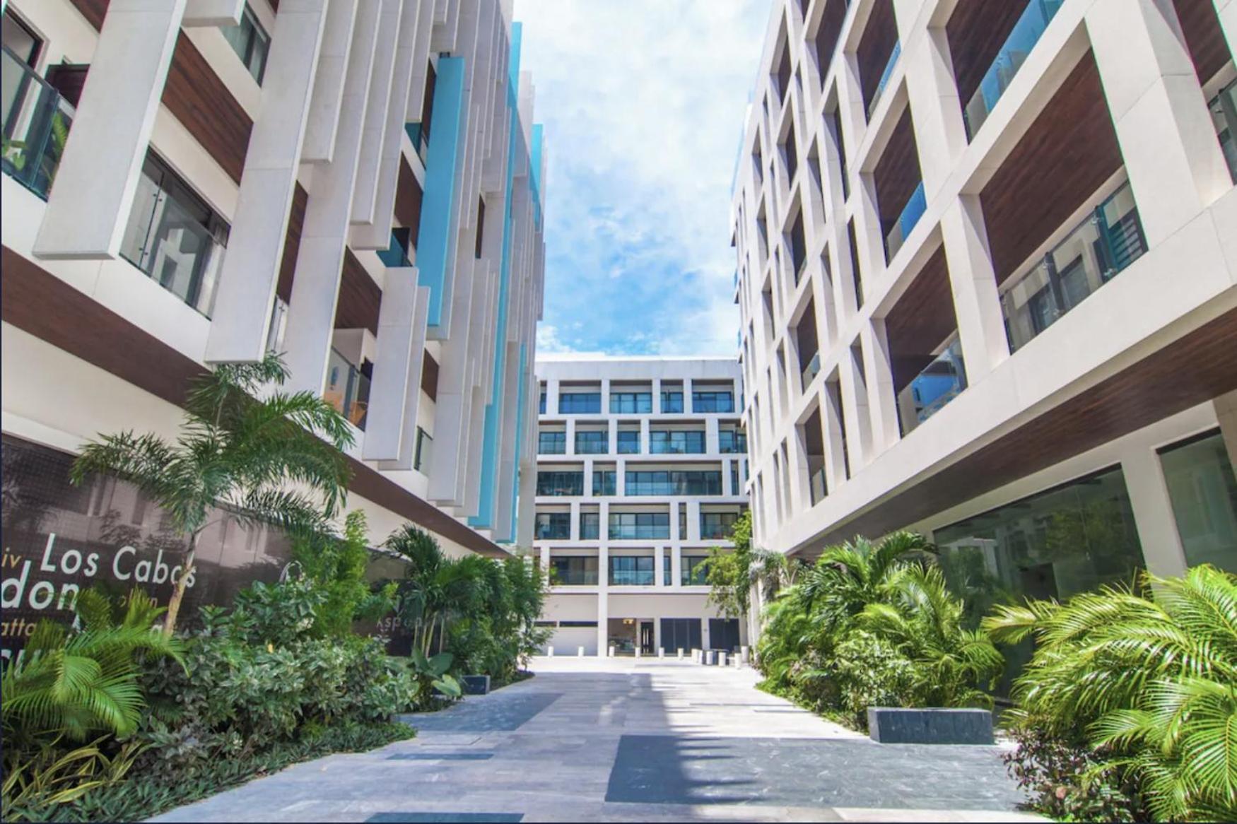 Modern 2br 1 Block From 5th Ave Wt Pool, Gym N Fast Wifi Apartment *
