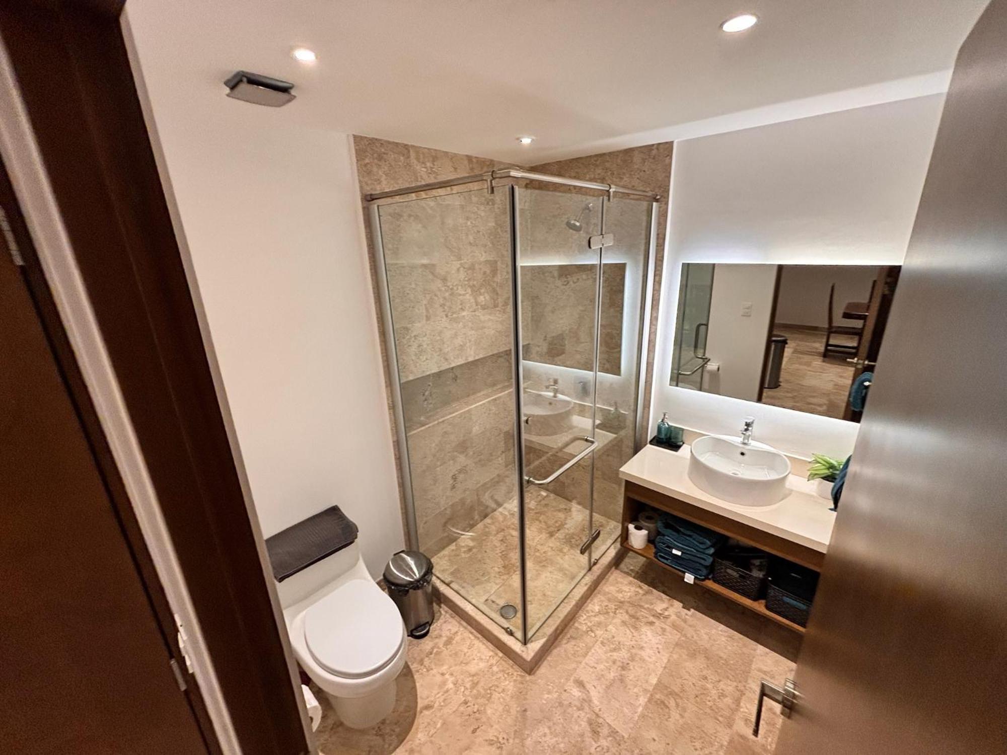 Modern 2br 1 Block From 5th Ave Wt Pool, Gym N Fast Wifi