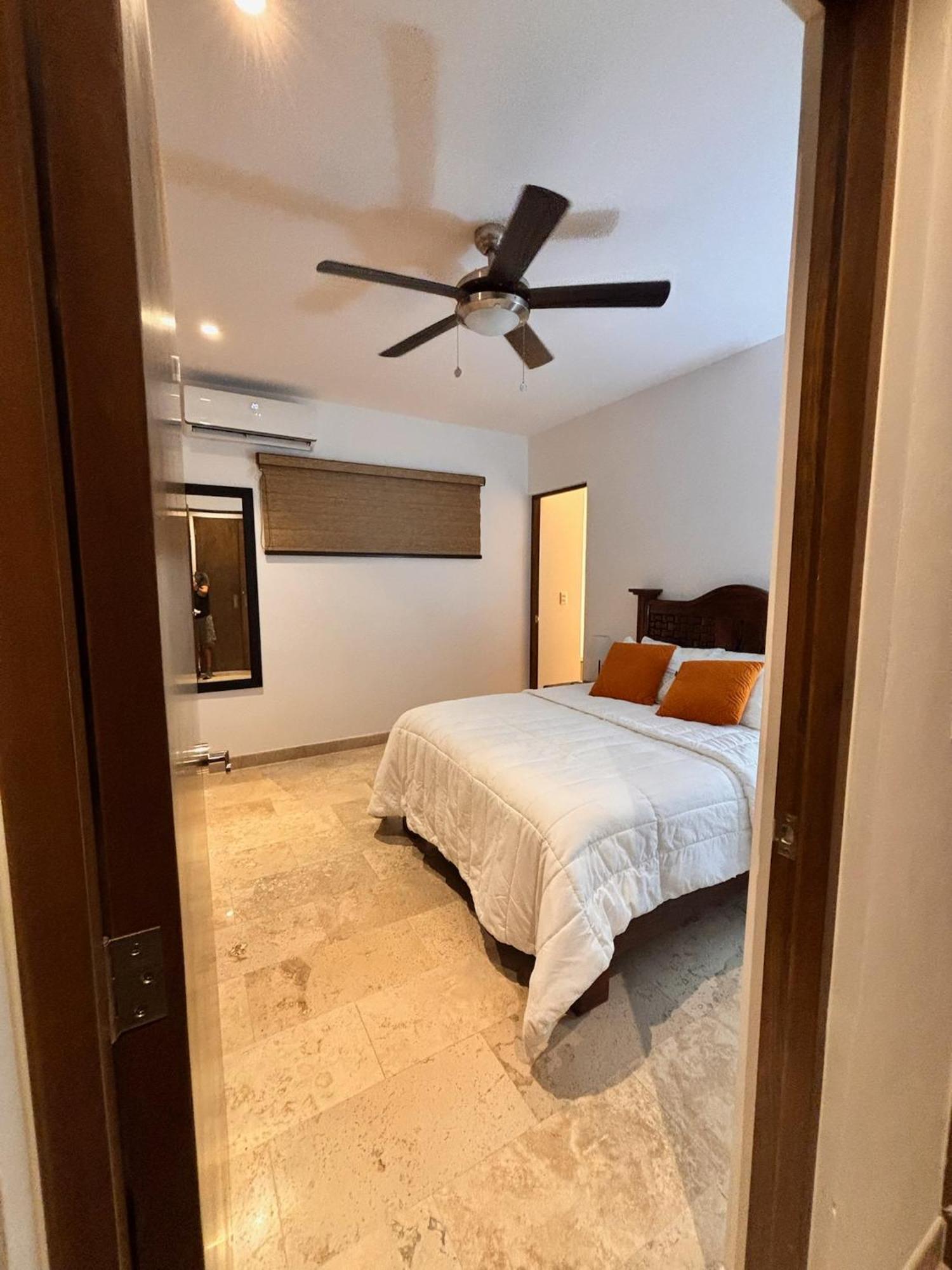 Modern 2br 1 Block From 5th Ave Wt Pool, Gym N Fast Wifi