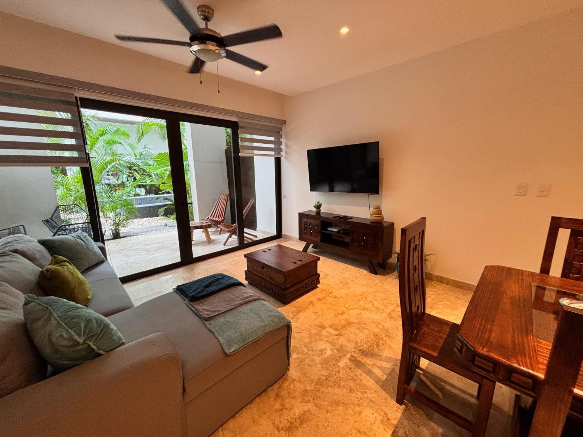 Apartment Modern 2br 1 Block From 5th Ave Wt Pool, Gym N Fast Wifi