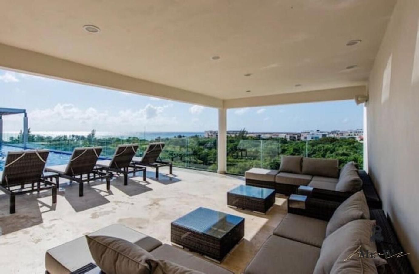 Oceanview Rooftop Pool Tub Steps To Apartamento Playa del Carmen