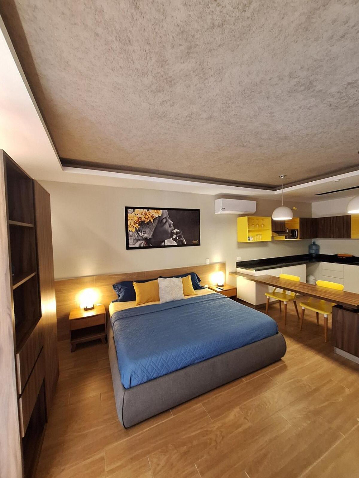 George Luxury