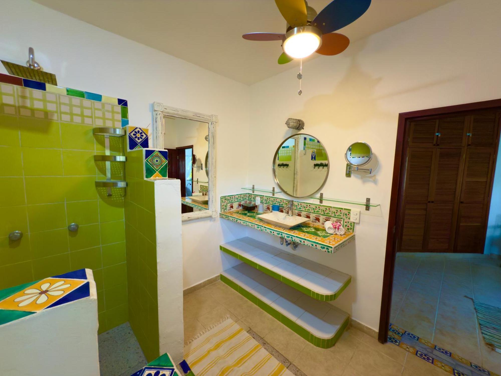 Urbaneden 'another Day In Paradise' * Playa del Carmen