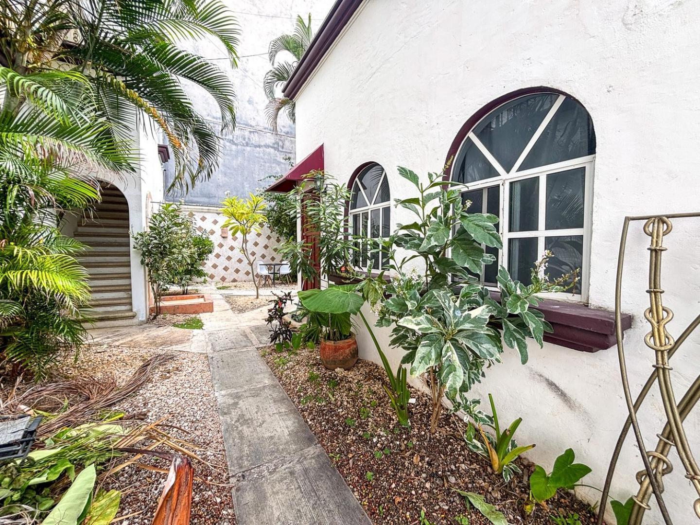 Spacious King Near & Quinta Playa del Carmen