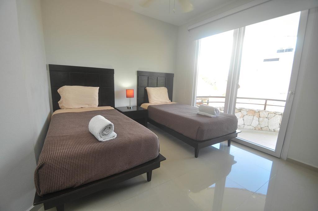 Phenomenal Location Near & 5th With Stunning Roof Pool Playa del Carmen