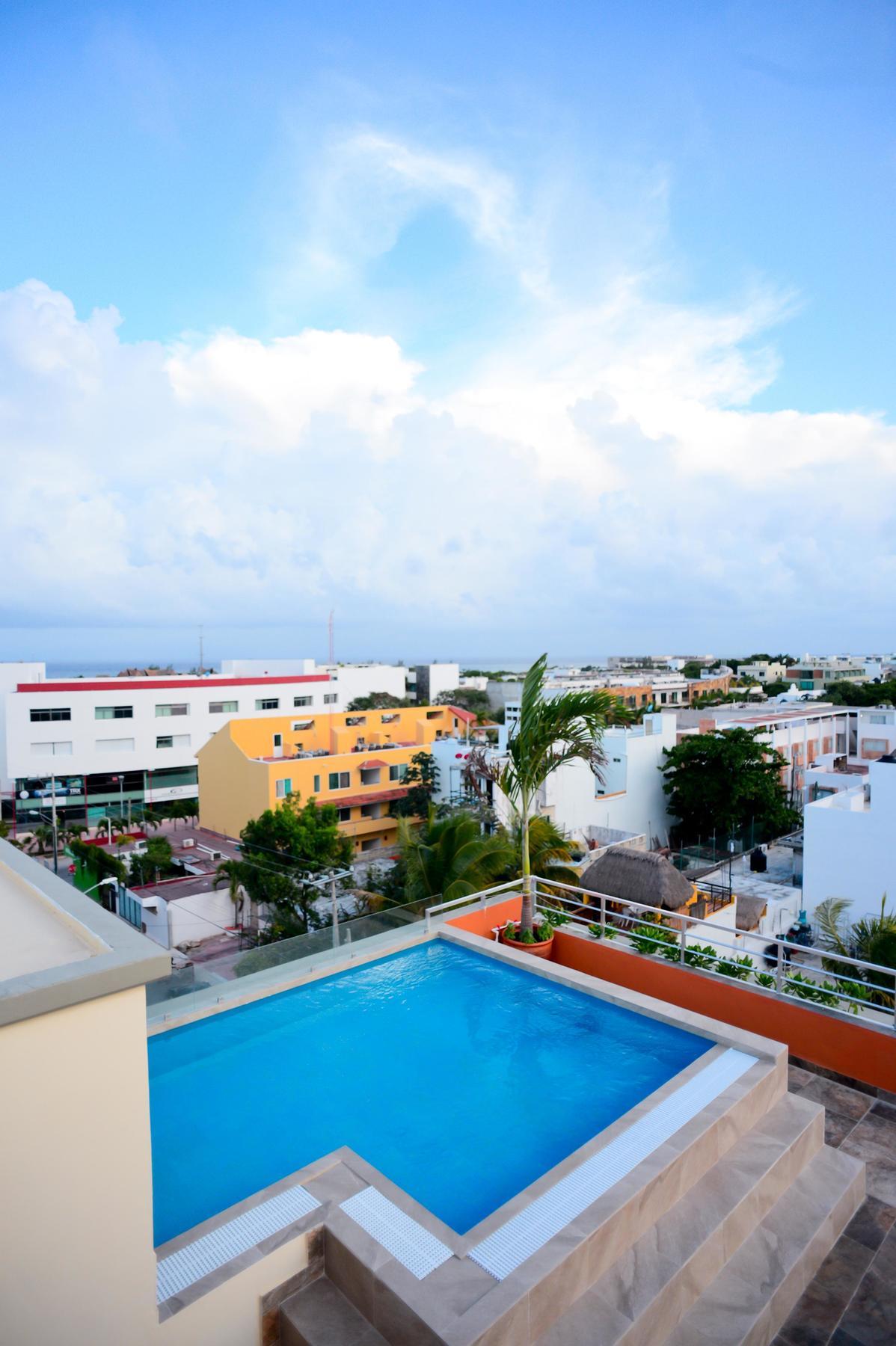 Sunrise 42 Playa del Carmen