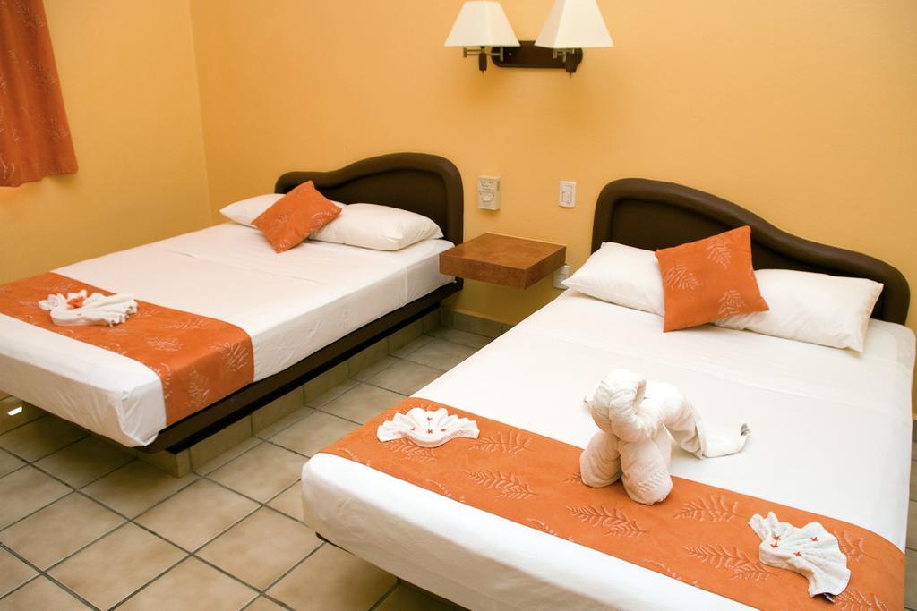 Hotel Lunasol 3*