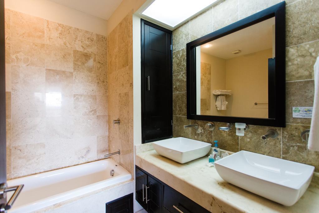 Apartamento Oceanfront El Faro Surf 302 Playa del Carmen