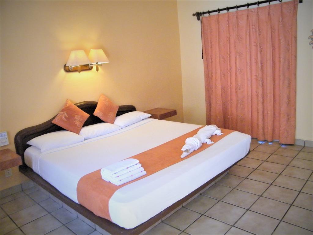 Hotel Lunasol 3*