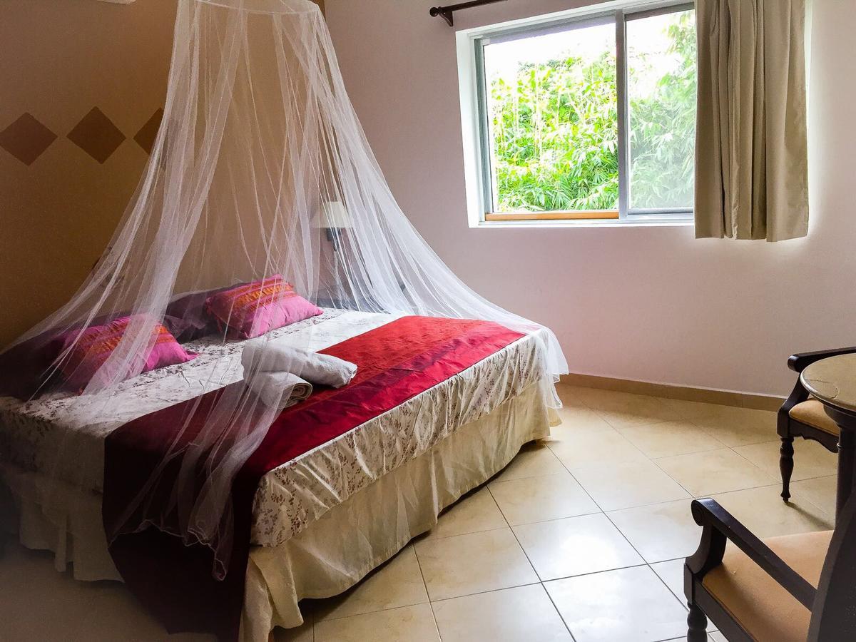 Esquina De La Felicidad De Playacar Bed and breakfast