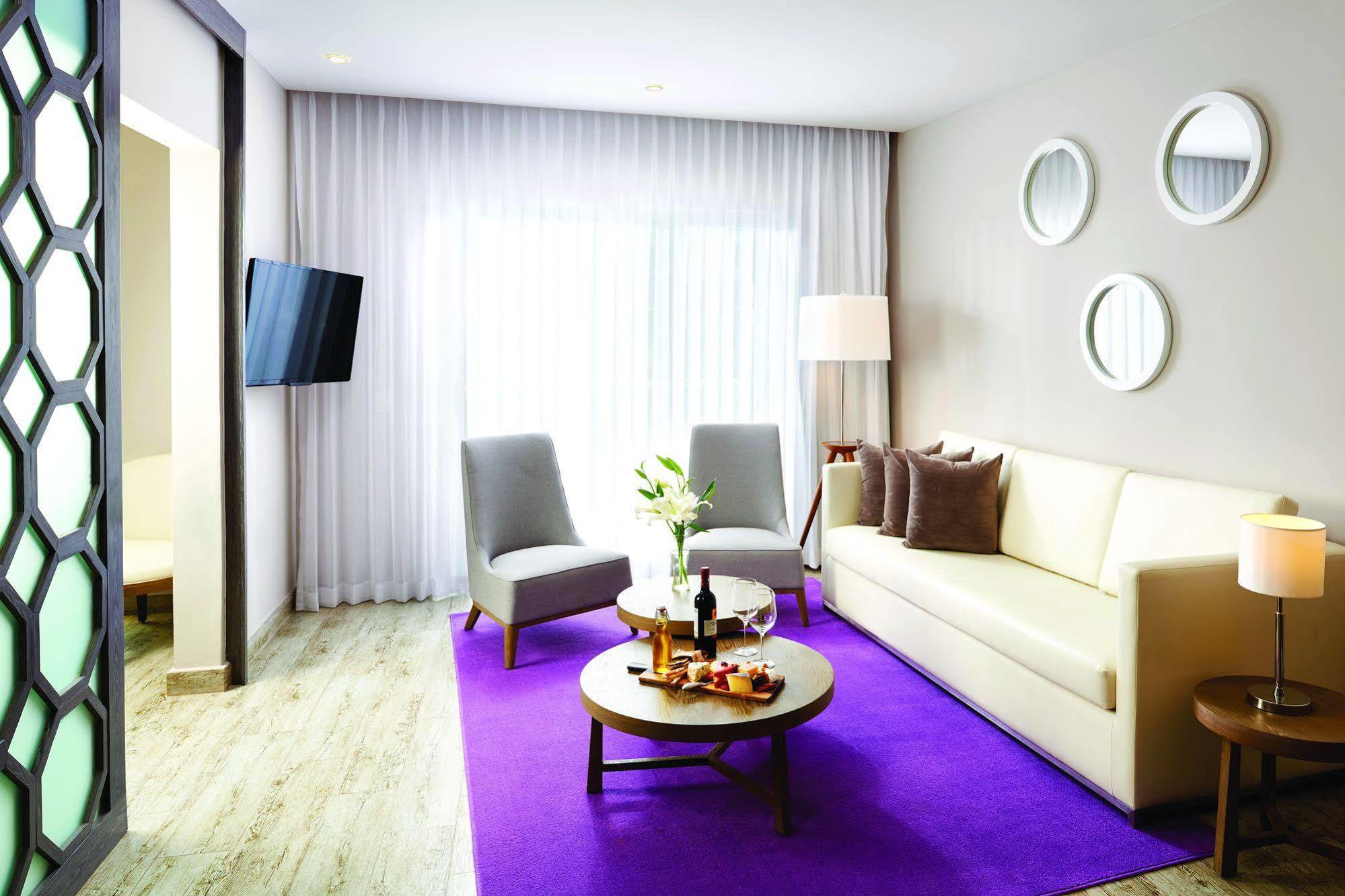 Hotel Residences At The Fives
