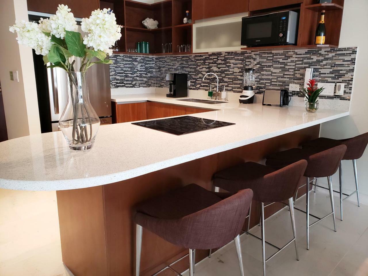 Apartment Well Located 2 Bedroom In Miranda Brand New Building By Happy Address *
