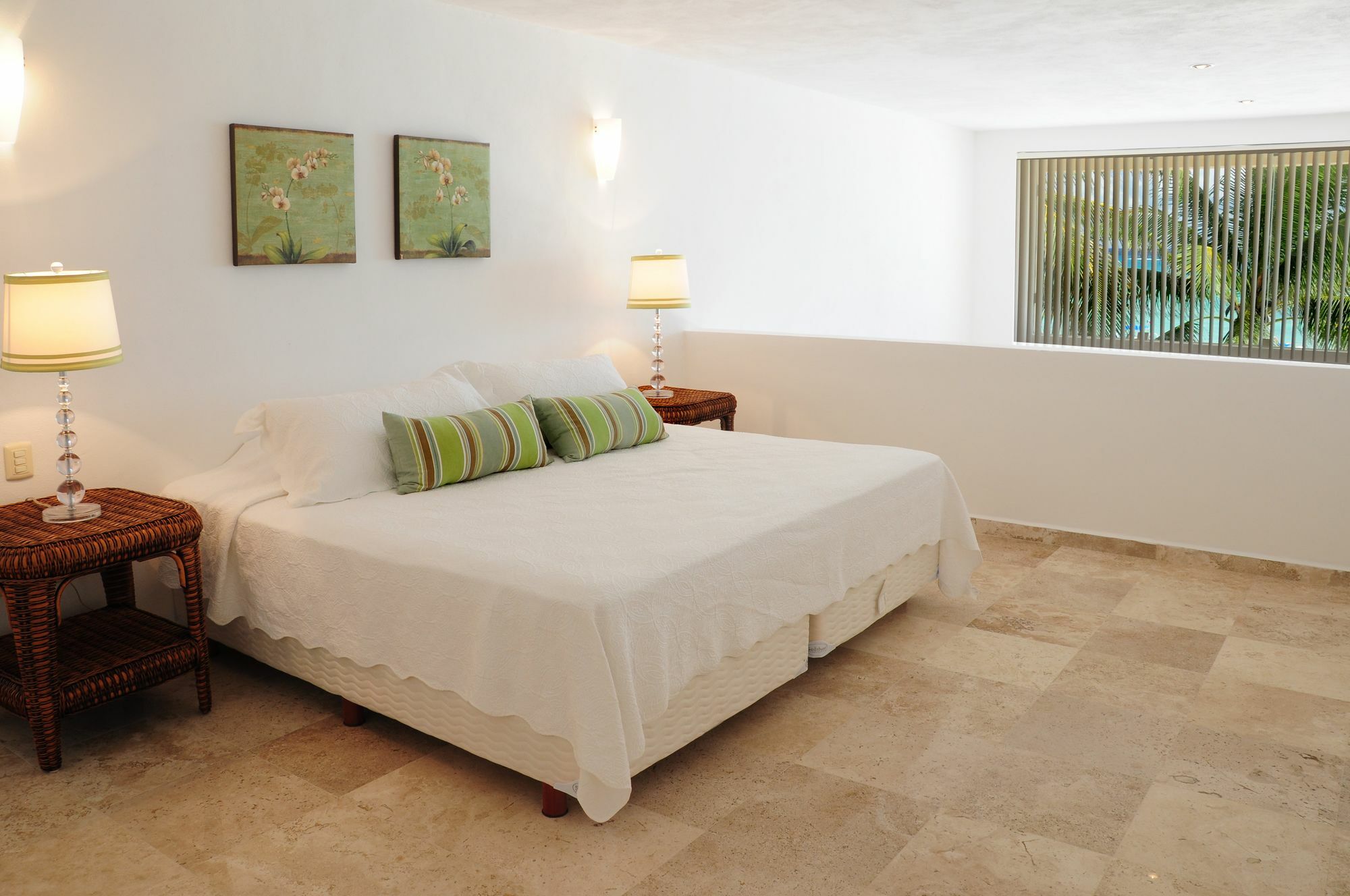 Ocean Plaza 5a Apartment