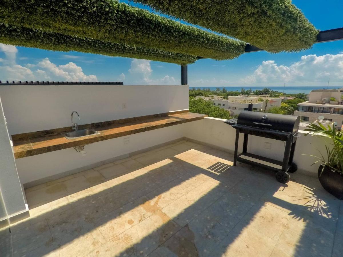 Lovely 1 Bedroom Apartment, 3 Blocks To Mamitas, Roof Pool Views, Bbq Apartment