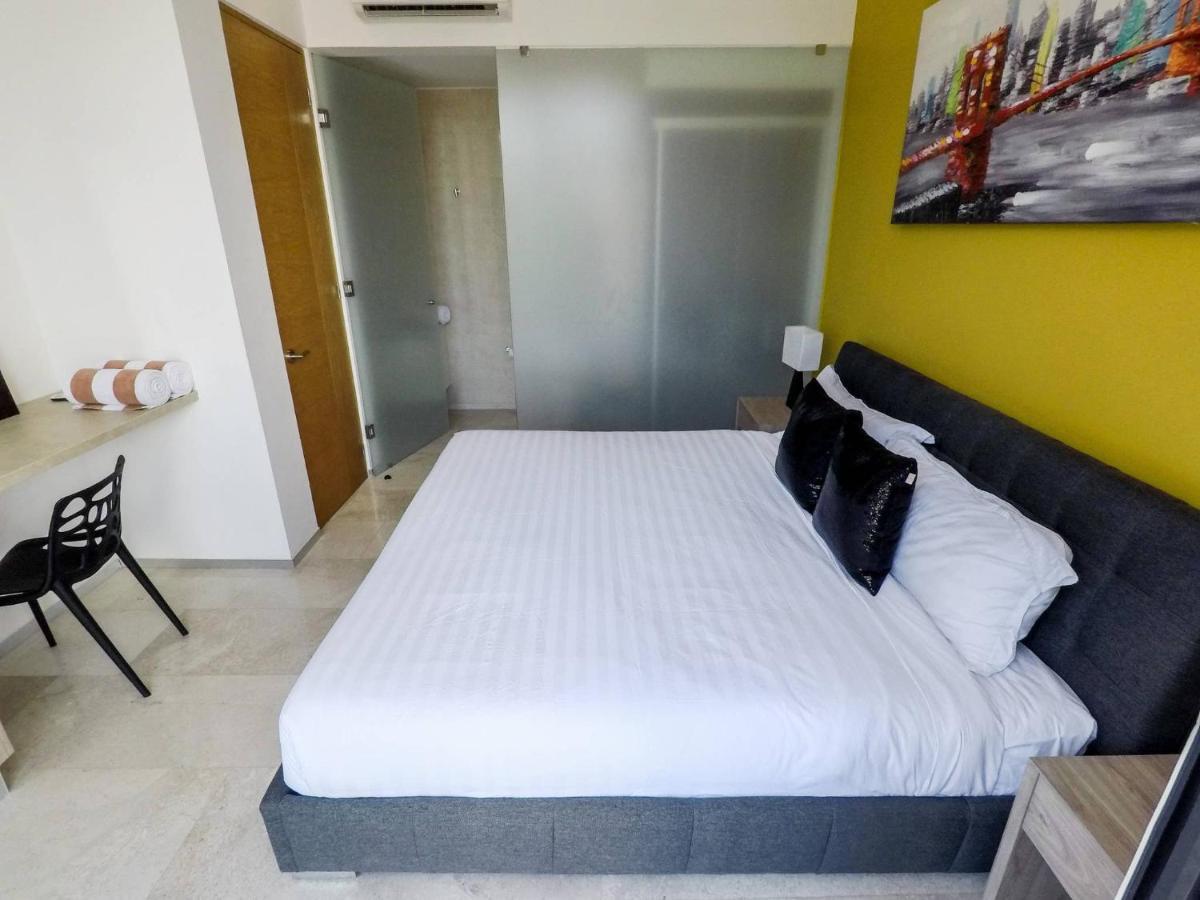Apartment Lovely 1 Bedroom Apartment, 3 Blocks To Mamitas, Roof Pool Views, Bbq *