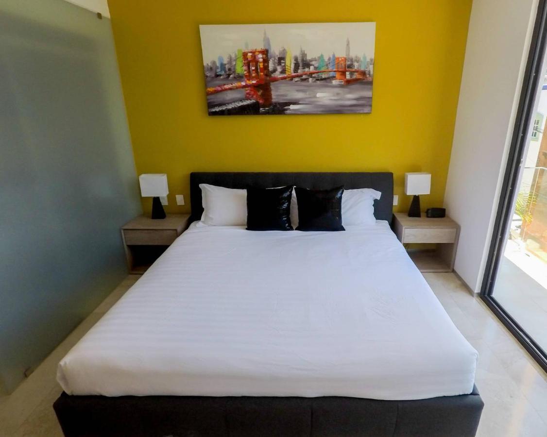 Lovely 1 Bedroom Apartment, 3 Blocks To Mamitas, Roof Pool Views, Bbq Apartment