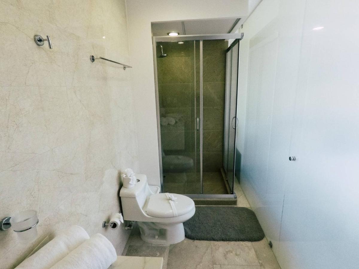 Apartment Lovely 1 Bedroom Apartment, 3 Blocks To Mamitas, Roof Pool Views, Bbq *