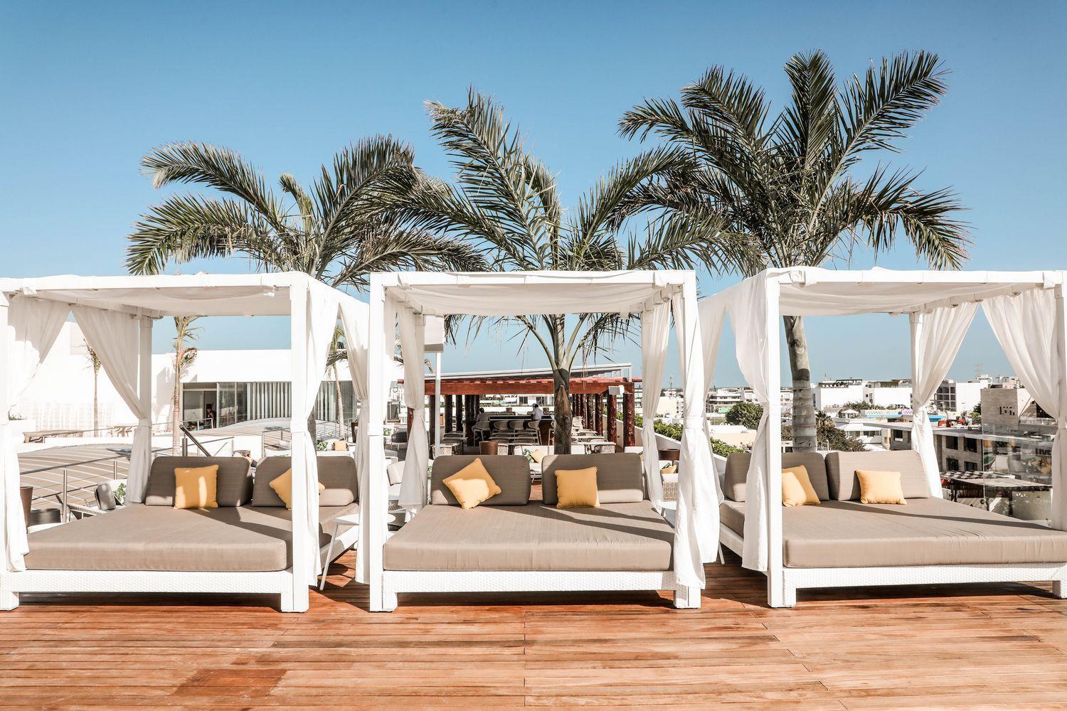 The Reef 28 & (adults Only) Khách sạn