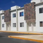 Many\'S Beach House