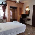Alux Rooms