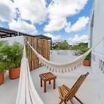 Casa Yako