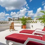 Casa Yako