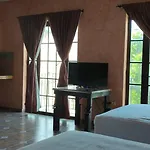 Alux Rooms