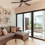 Stylish Luxury Condo In The Heart Of Playa