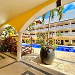 We Playa Hotel